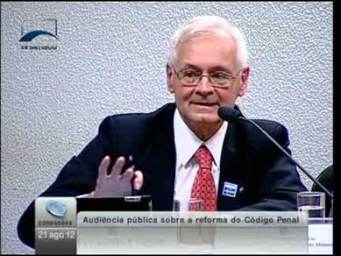 Fernando Fragoso warns of the increase in the number of inmates in the prison system.