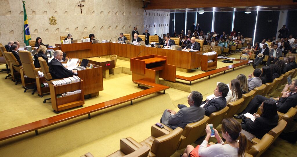 bancoImagemFotoAudiencia AP 369117