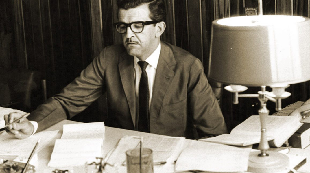 1952